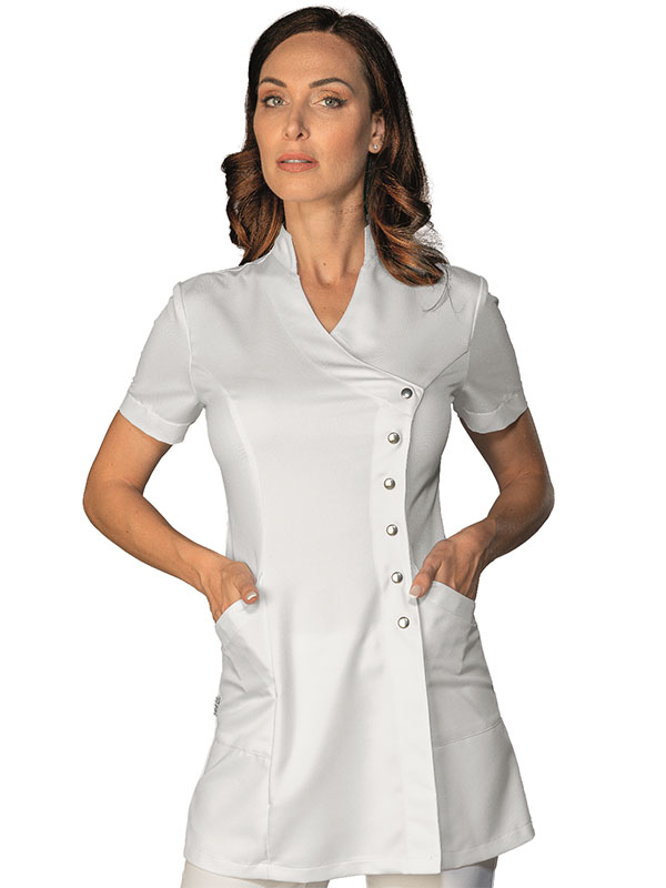 halat scurt alb din material elasticizat cu buzunare pentru medici, centre spa, saloane beauty